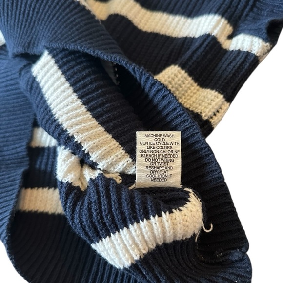 NWOT Moon & Madison Blue and White Striped Knit Sweater Shirt Medium - Picture 6 of 12